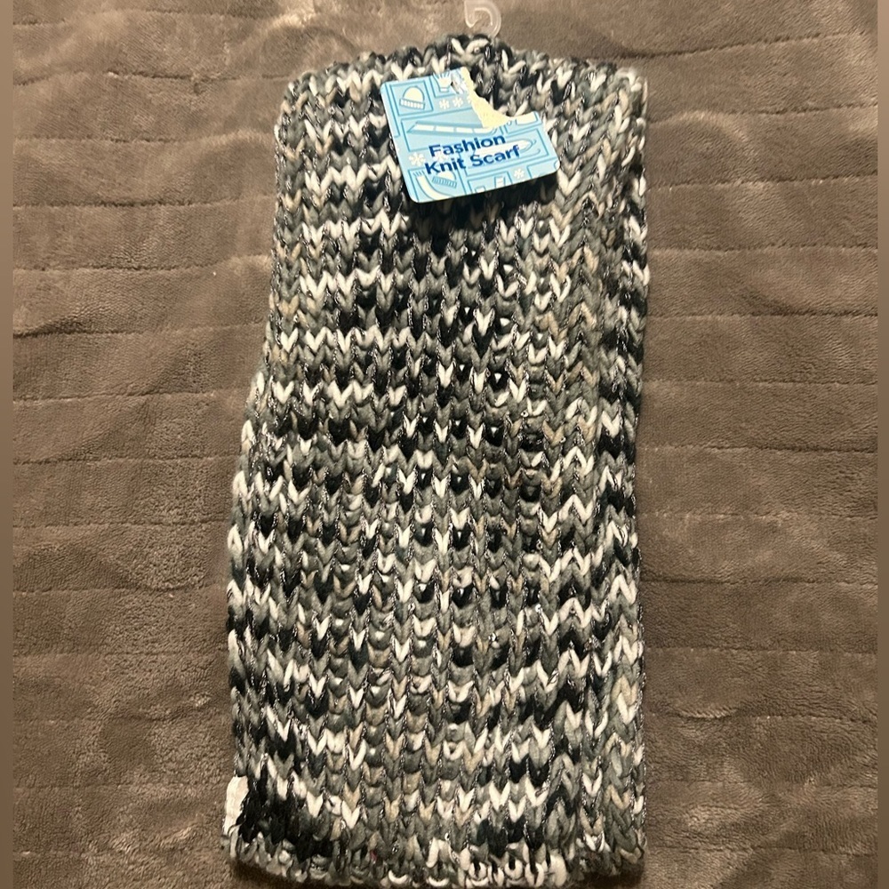 Fashion Knit Scarf NEW